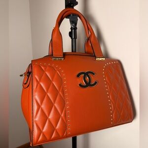 Chic CHANEL  Caramel Handbag